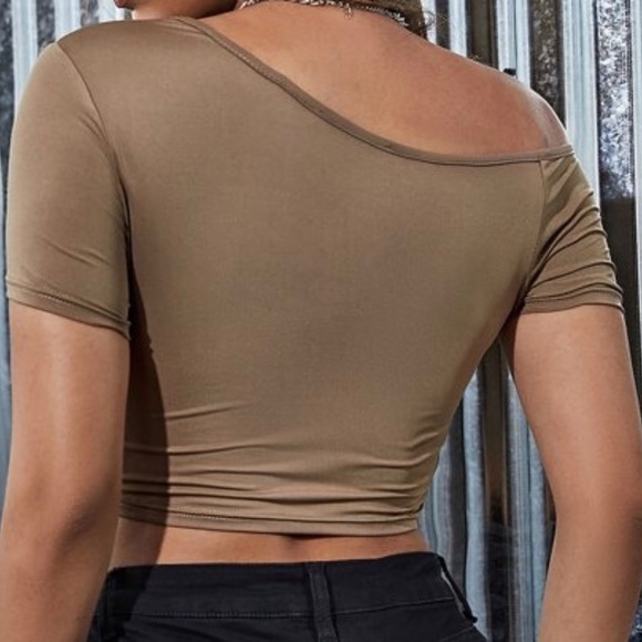 ROUCHED CROP TOP (ASYMETRICAL) - Picture 2 of 2